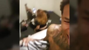 Le mec a aidé sa demi-soeur à avoir un voir film porno tukif orgasme dans du porno fait maison