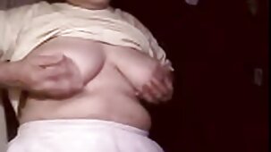 La mère a montré la fissure videos porno hd gratuit au fiancé de sa fille et a apprécié à la fois kuni et une grosse bite en elle-même