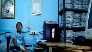 Des blacks baisent un jeune poussin dans la bouche film porno fr streaming dans le bâtiment du magasin