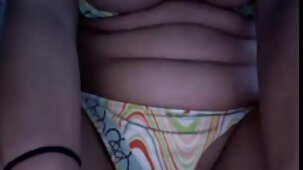 Une maîtresse expérimentée prend facilement filmes pornos gratuits une grosse bite en anal