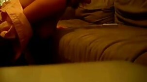 Une lesbienne rousse conduit un jouet dans la prono sex gratuit chatte de la femme de son frère et aime le sexe