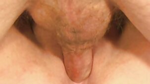 Voisin baise une dame avec un masque dans la film streaming x gratuit bouche et l'anal