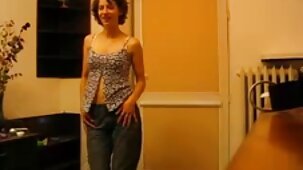 Deux beautés pendant xxx video gratuites le sexe en groupe apprécient le sexe et le sperme sur les membres