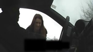 Les filles site film x gratuit en uniforme d'infirmières se sont agenouillées et ont fait une pipe au mec à la première personne