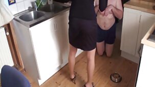 Superbe nana aux gros film xxx tukif seins a servi la bite d'un homme riche