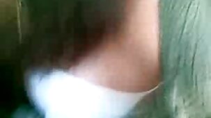 Une brune maigre avec un pubis légèrement mal rasé baise avec xxnx porno gratuit un jock