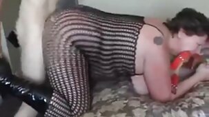 Johnny séduit sa petite x film porno gratuit amie en bas pour des relations sexuelles anales