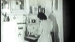 Infirmière avec de grosses traites dans la cuisine encadrée d'une fente juteuse pour videos pornographique xxx une fessée avec un mec