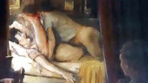 Deux poussins rouges film porno x streaming au bureau jouissent pendant le sexe en groupe