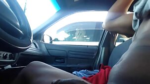 Un mec fort p0rno gratuit trompe sa petite amie avec son amie