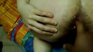 Petite amie aux gros seins donne entre les seins et dans video porno tu kiff tous les trous à un ami rappeur