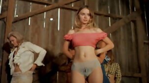 Après une pipe, j'ai rempli une fille magnifique avec une longue bite en position de levrette porno film gratuit