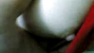 Une brune en bikini film porno gratuit homosexuel écarte les cuisses pour une baise vaginale et passionnée