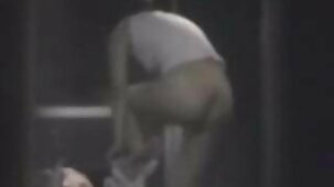 Une charmante jeune femme se branle la chatte avec film x totalement gratuit un gode et baise avec un ami