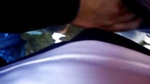 Le mec donne une fessée à la blonde aux gros seins avec un gros pénis pendant que son video sexe mobile gratuit mari dort