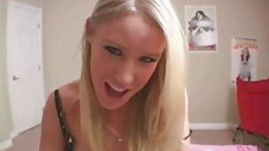 Un mec avec un long pénis baise deux video de film porno gratuit belles brunes