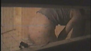 Une blonde aux fesses appétissantes a film pour adultes x séduit un jock et lui a branlé les seins