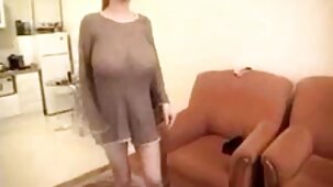Le chauve a conduit la belle et a baisé dans film porno gratuit gay sa maison