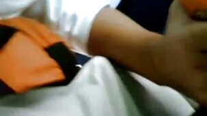 Une lesbienne aux cheveux roux et son amie ont décidé d'organiser des relations sexuelles avec porno gratuit direct masturbation sur le lit le matin